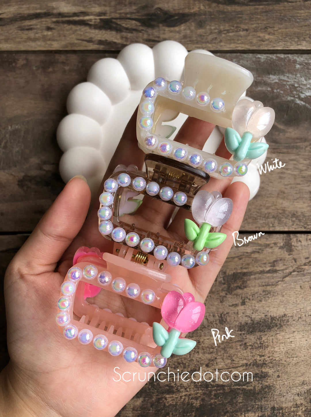 Tulip Pearl claws
