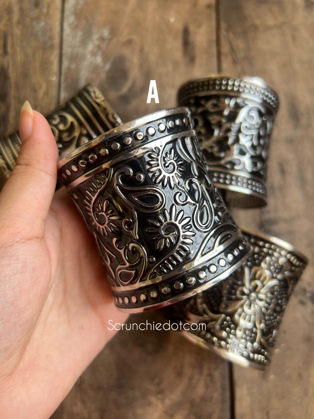 Metal oxidized cuff