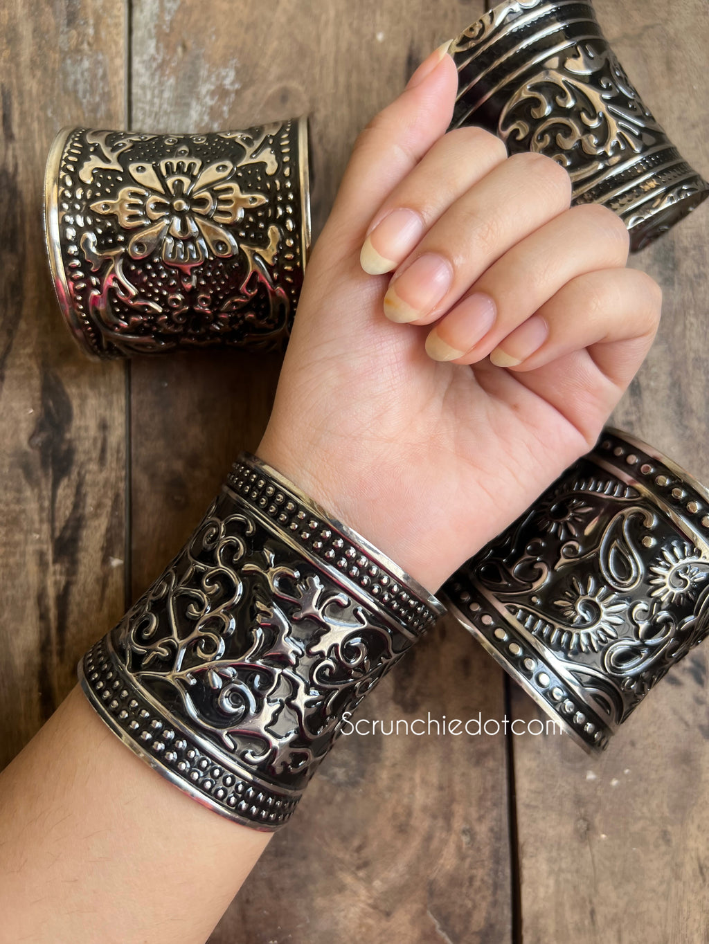 Metal oxidized cuff