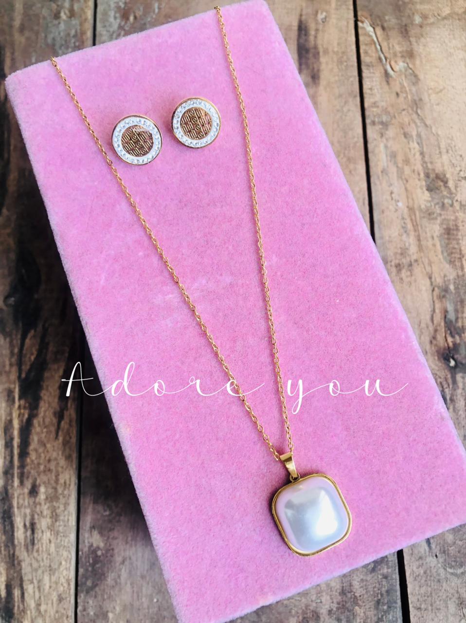 White stone set