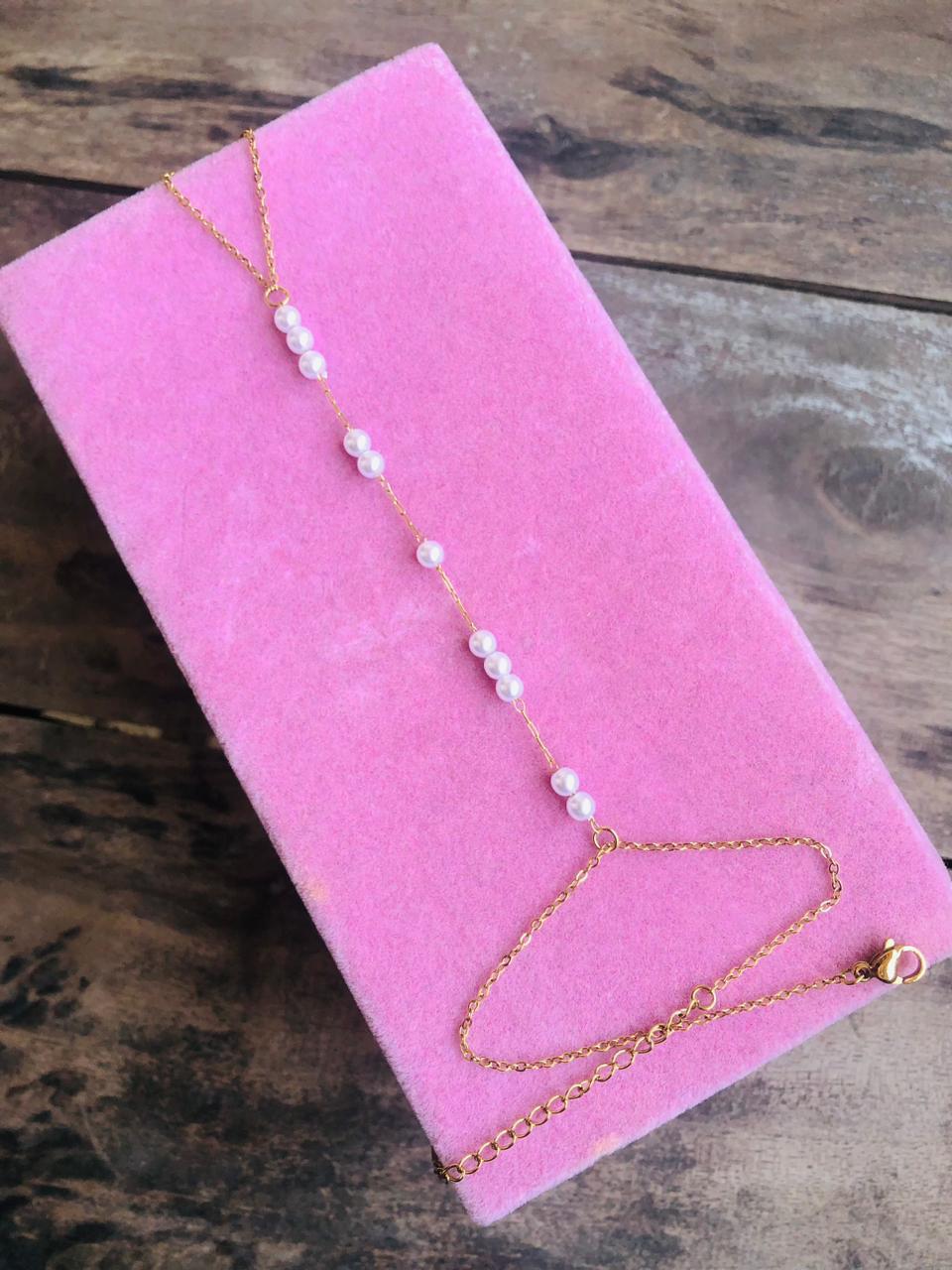 Pearls Handchain