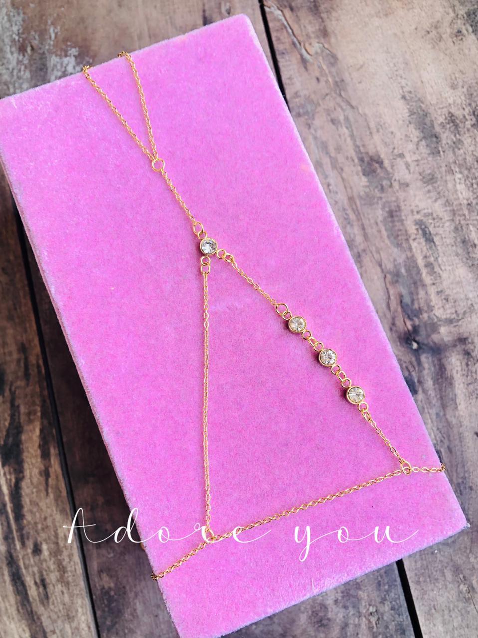 Mira Luxe Handchain