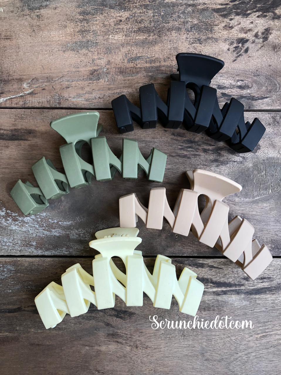 Matte Zigzag Claw