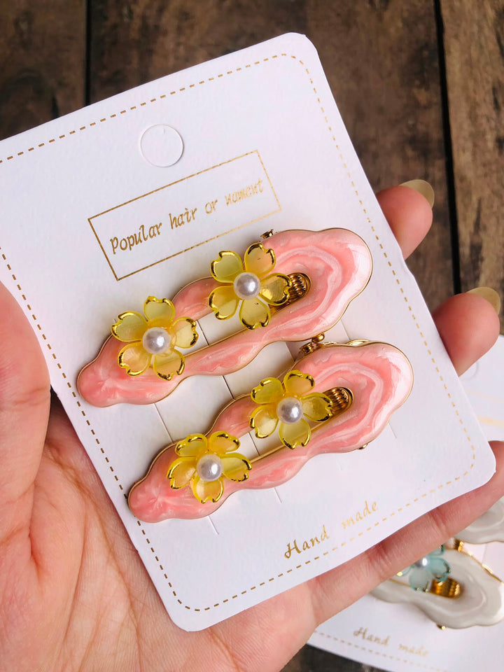Petal pop clips