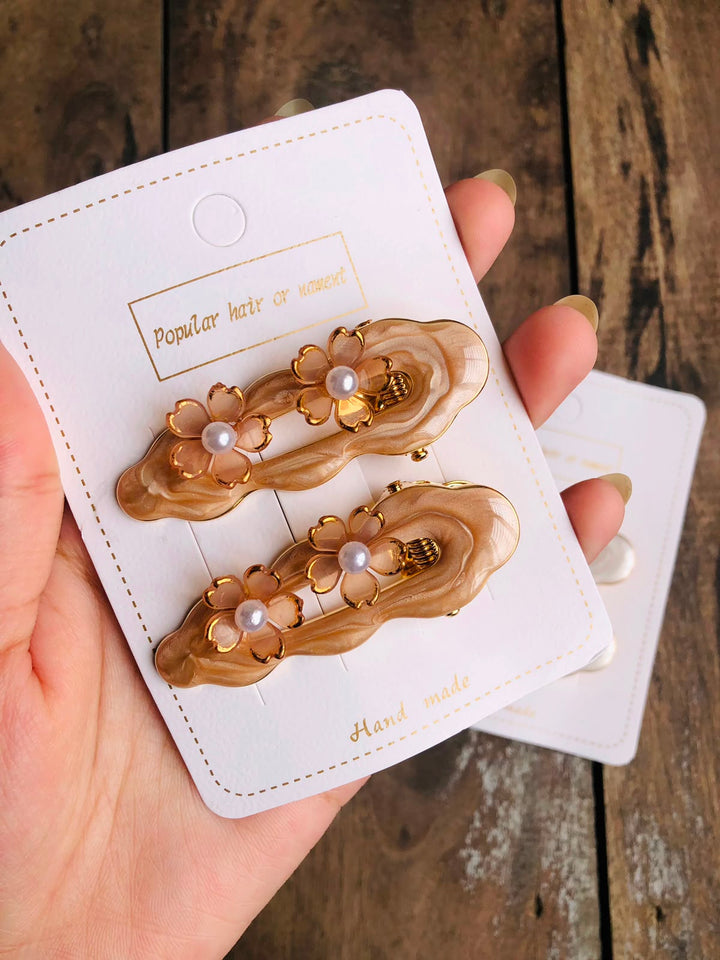 Petal pop clips
