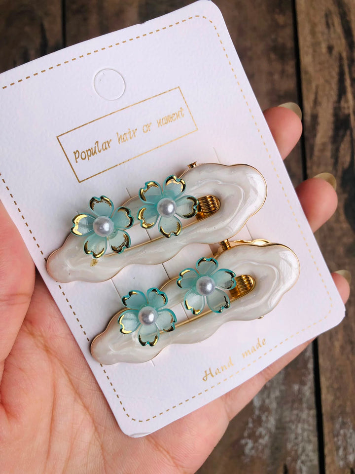 Petal pop clips